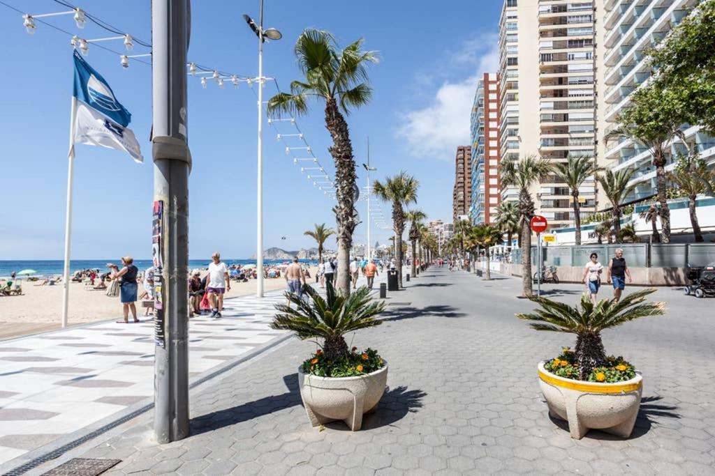 Levante Beach Front Of The Sea Estacha 베니돔 외부 사진