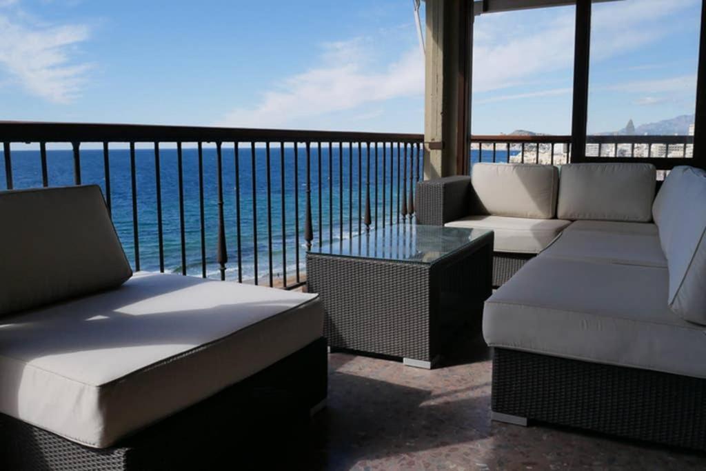 Levante Beach Front Of The Sea Estacha 베니돔 외부 사진